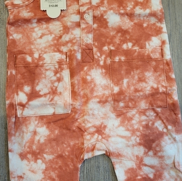 𝅺0-3 months | Cat & Jack Tie-dye Copper Romper - Picture 3 of 4